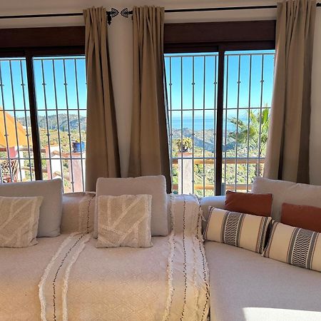 Villa Los Naranjos Sayalonga Екстер'єр фото